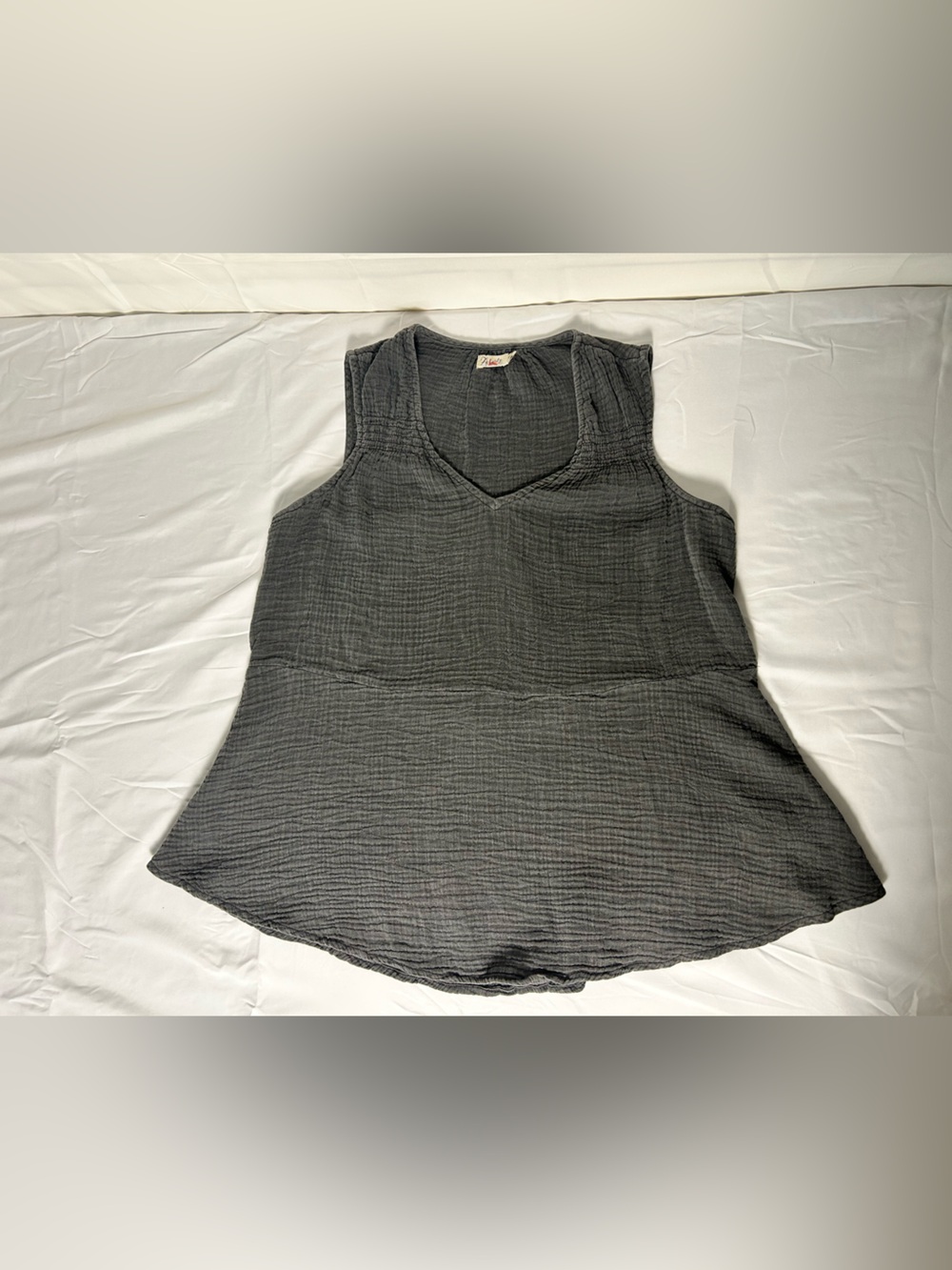 Faherty Women's Dark Gray Textured V-Neck Sleeveless Top 100% Cotton